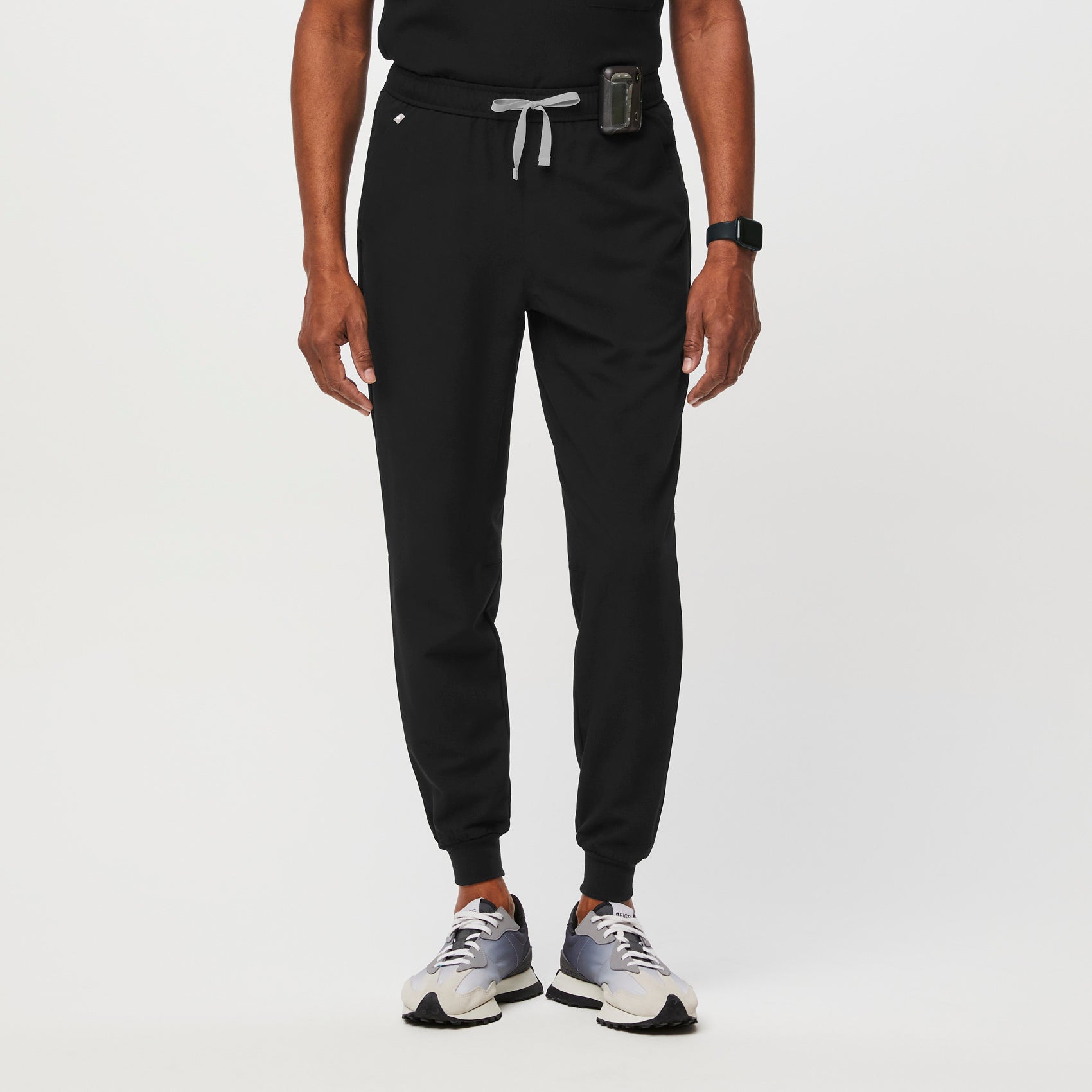 https://cdn.shopify.com/s/files/1/0139/8942/products/Q1_2022_12_BLACK_TANSENSLIM_M_MOOSE_15555_3ef21423-7591-4f24-b3b7-81c7c6eb1145.jpg?v=1673563811