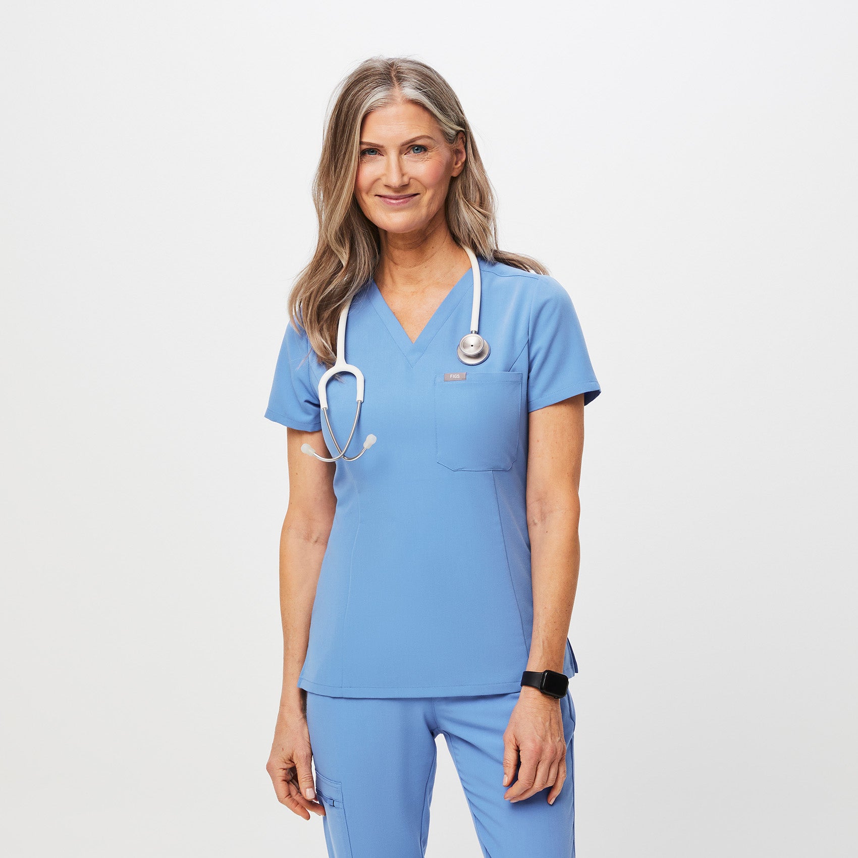 https://cdn.shopify.com/s/files/1/0139/8942/products/Q1_2022_12_CEIL-BLUE_CATARINA-SLIM_W_TERA_17027.jpg?v=1673480852