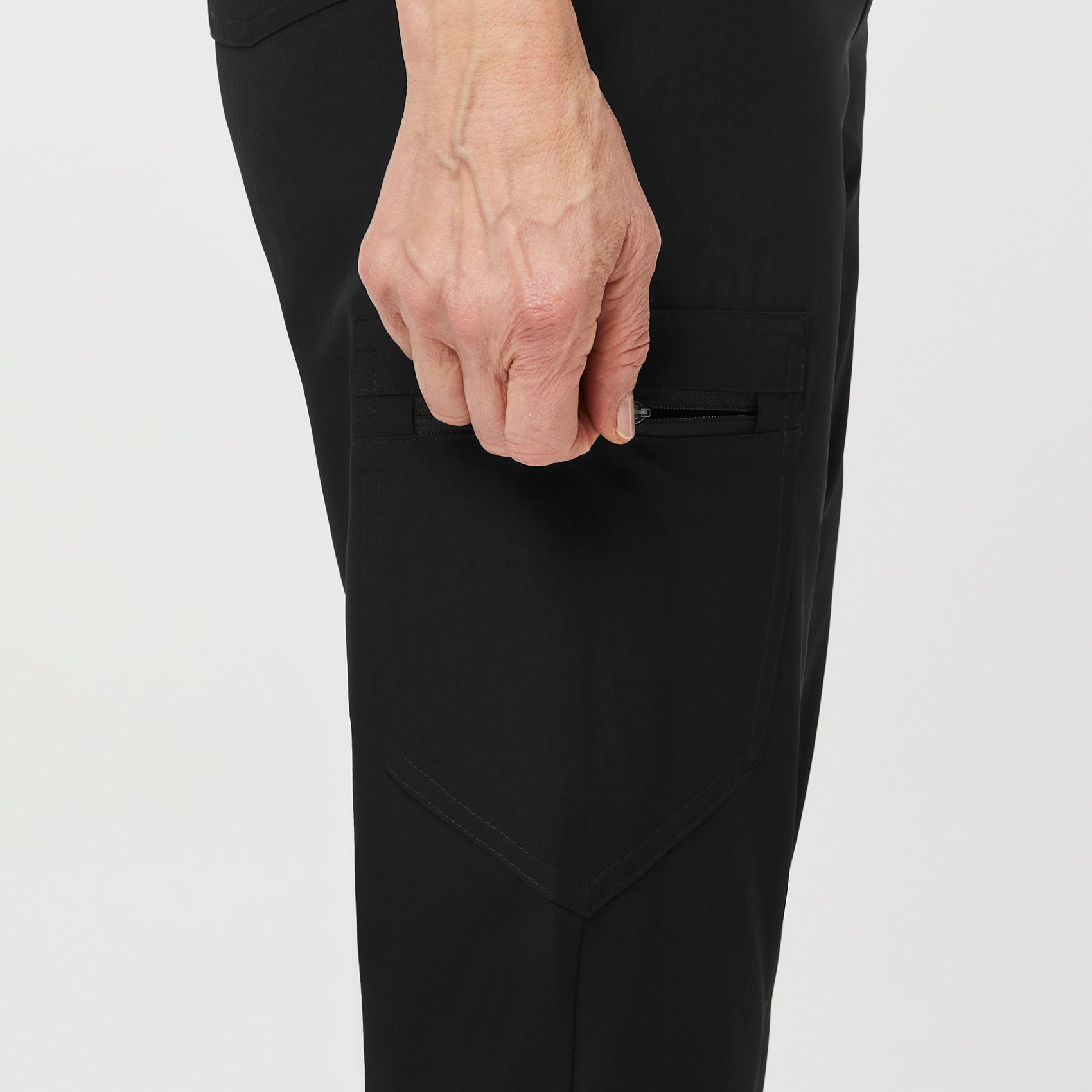 Women's High Waisted Zamora FREEx Jogger Scrub Pants™ - Black · FIGS