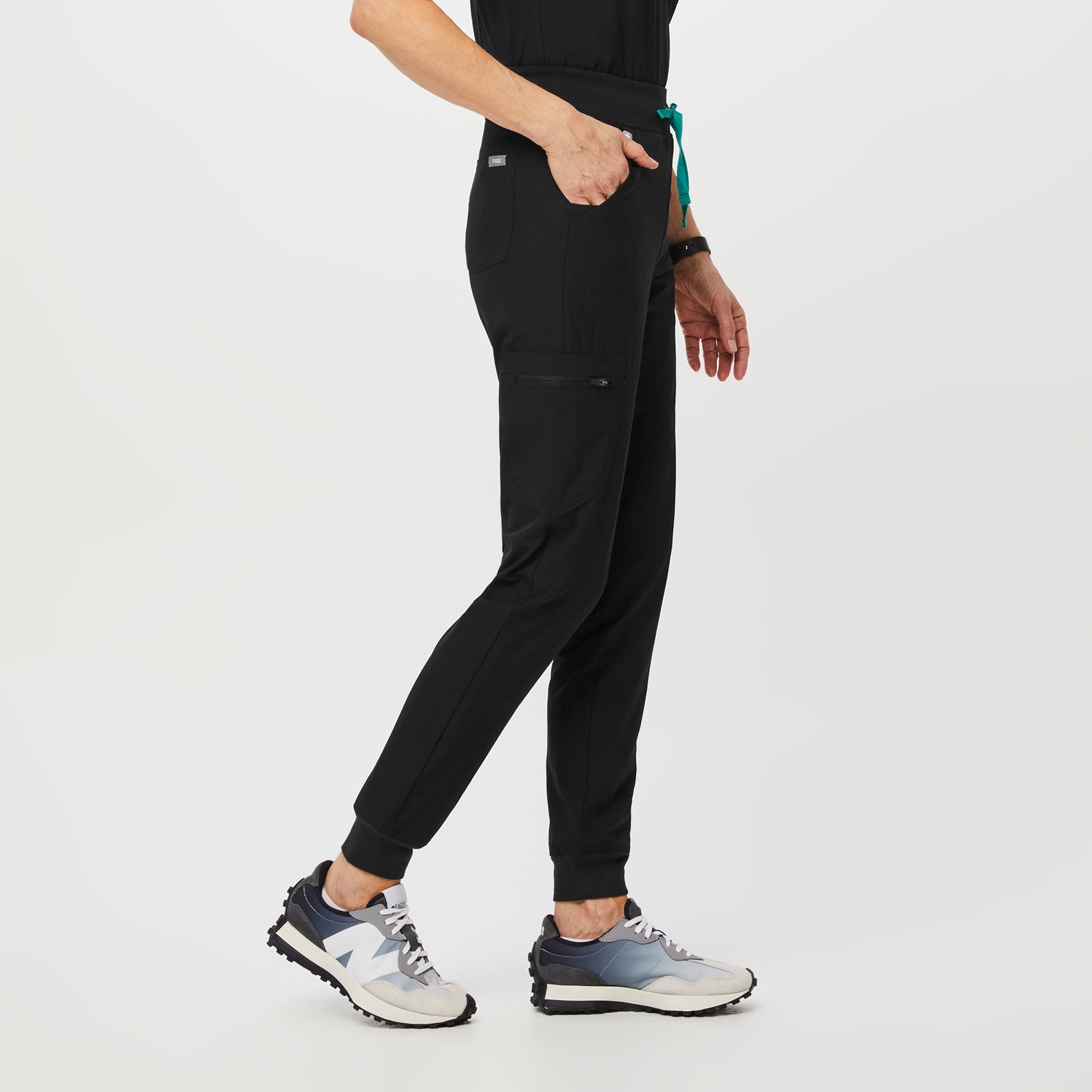 Zamora™ Maternity Jogger Scrub Pants - Black · FIGS