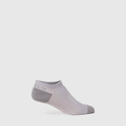 https://cdn.shopify.com/s/files/1/0139/8942/products/Q1_2022_12_GREY_ANKLESOCKS_M_GHOST_16694.jpg?v=1674076924