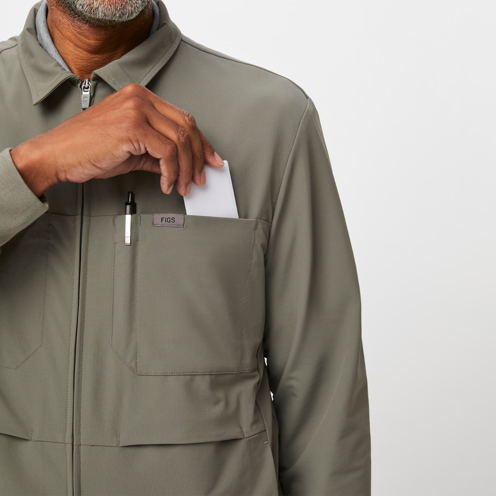 https://cdn.shopify.com/s/files/1/0139/8942/products/Q1_2022_12_MULLEDBASIL_CLASSICLABJACKET_M_MOOSE_16480.jpg?v=1680542410
