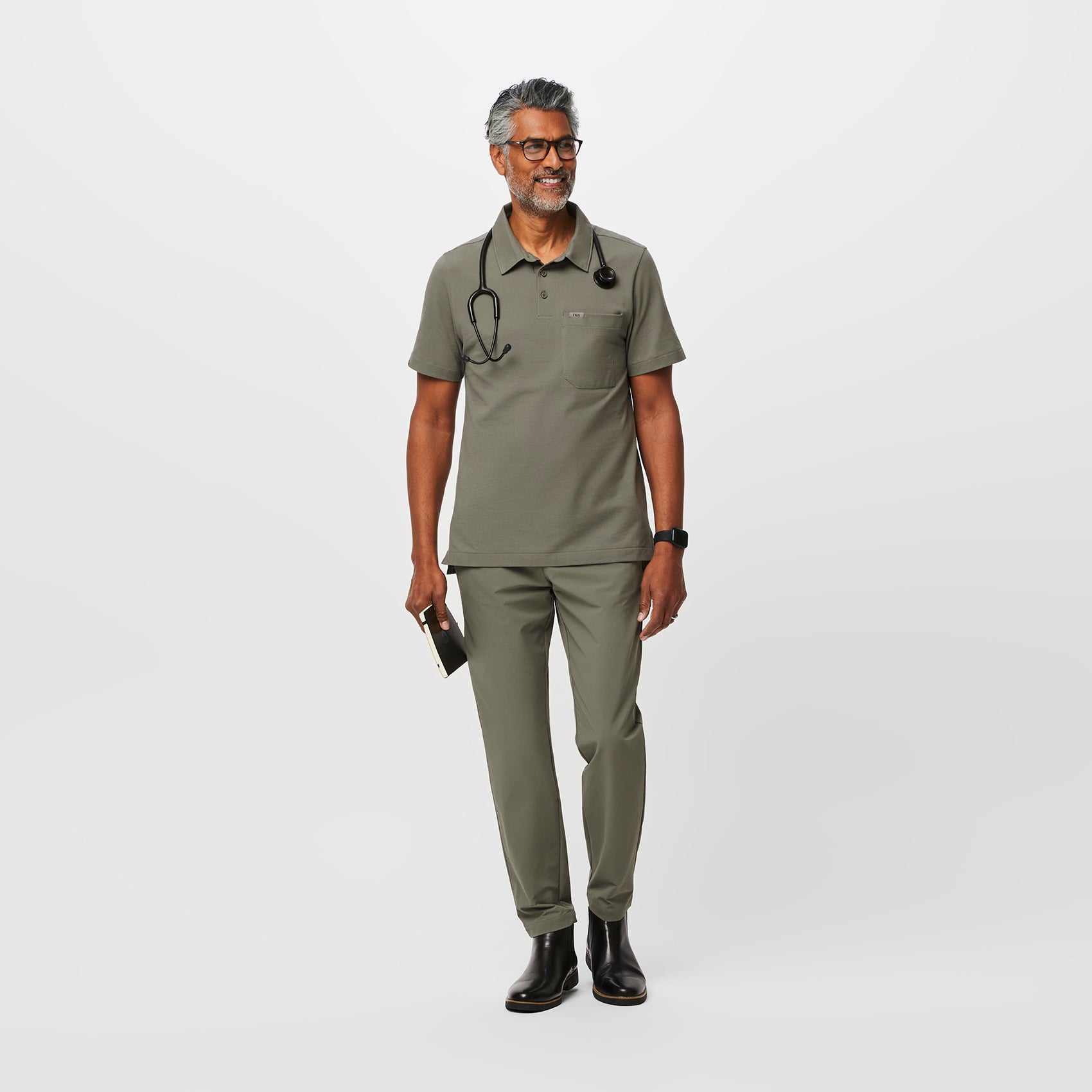 https://cdn.shopify.com/s/files/1/0139/8942/products/Q1_2022_12_MULLEDBASIL_SLIMTECHNICALPIQUEPOLO_M_MOOSE_16364.jpg?v=1680542568