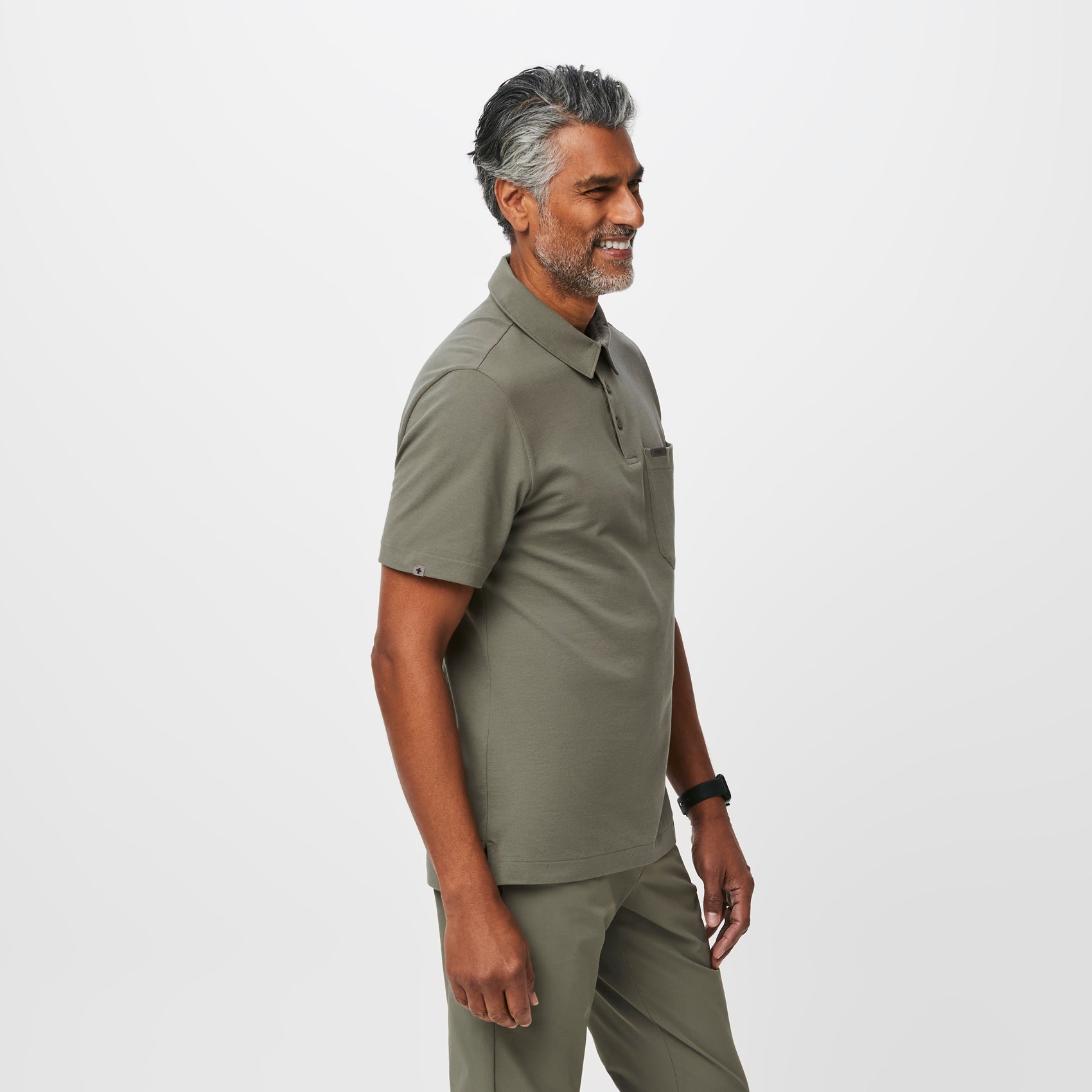 https://cdn.shopify.com/s/files/1/0139/8942/products/Q1_2022_12_MULLEDBASIL_SLIMTECHNICALPIQUEPOLO_M_MOOSE_16384.jpg?v=1680542568