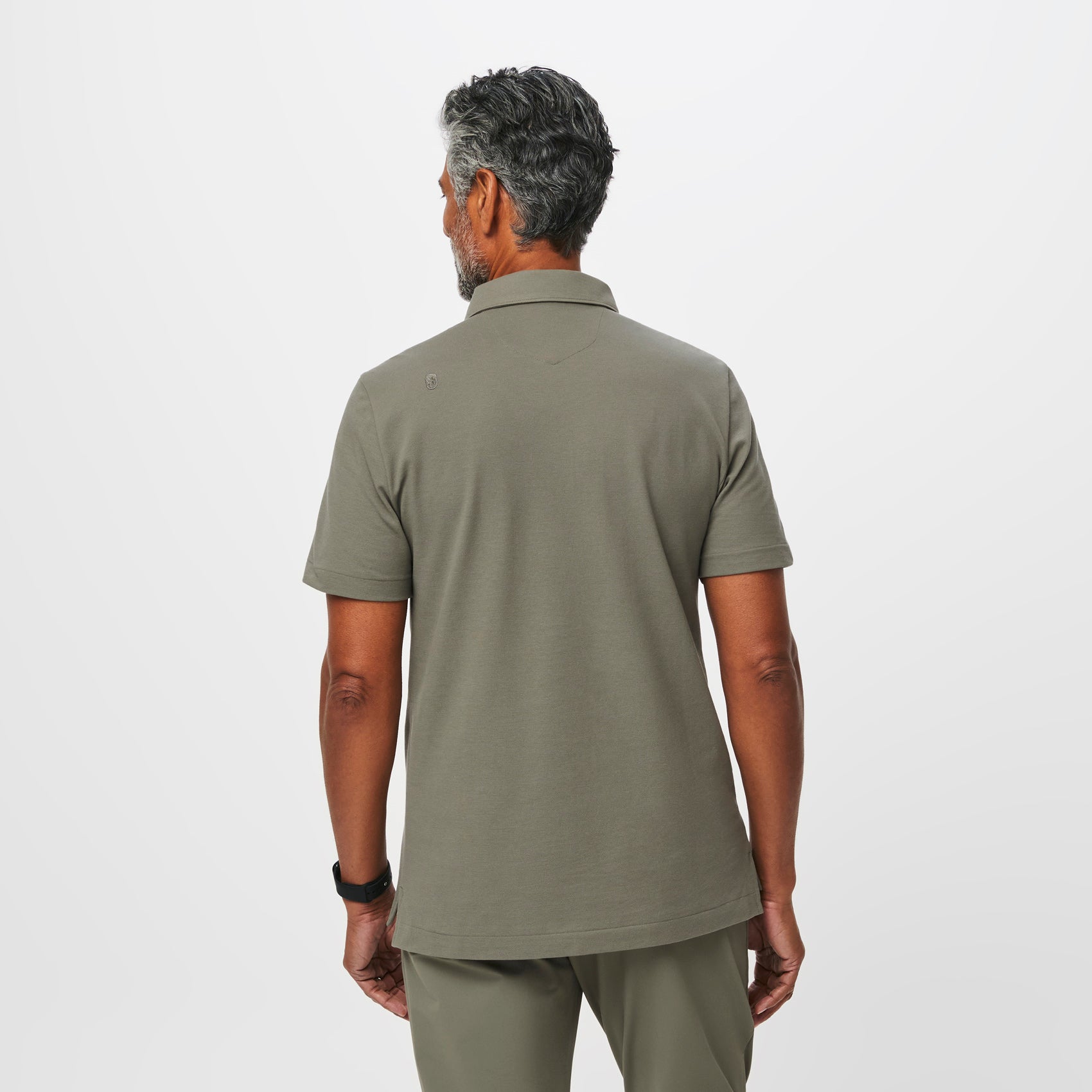 https://cdn.shopify.com/s/files/1/0139/8942/products/Q1_2022_12_MULLEDBASIL_SLIMTECHNICALPIQUEPOLO_M_MOOSE_16389.jpg?v=1680645850