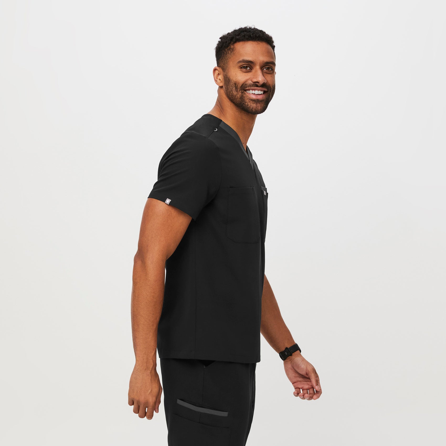 https://cdn.shopify.com/s/files/1/0139/8942/products/Q1_2023_01_BLACK_DOUBLE-DUTY-LEON_M_GABE_20172.jpg?v=1681344780