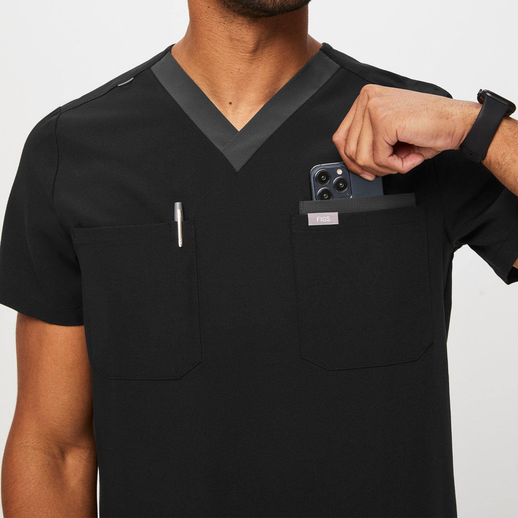 https://cdn.shopify.com/s/files/1/0139/8942/products/Q1_2023_01_BLACK_DOUBLE-DUTY-LEON_M_GABE_20186.jpg?v=1681344780
