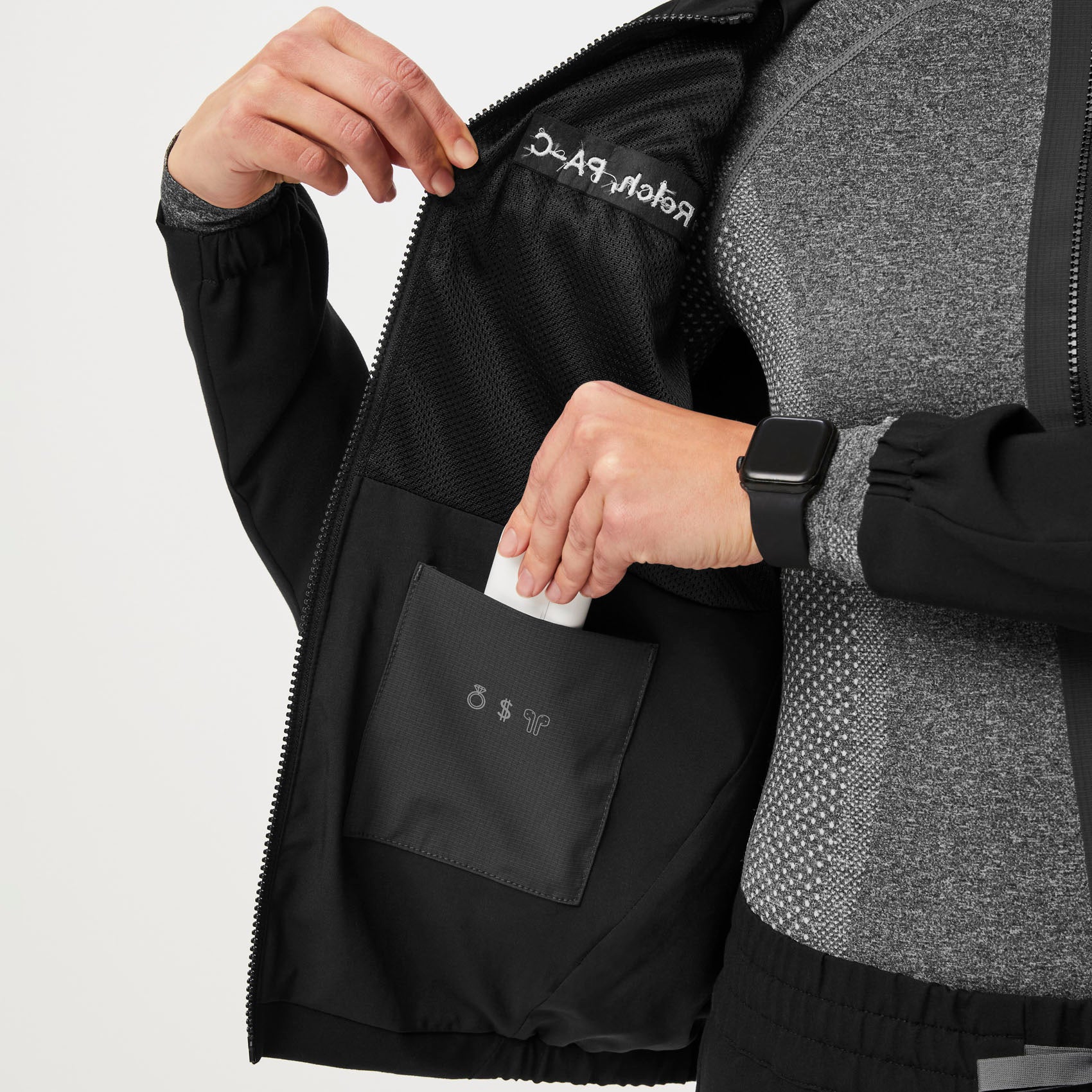 https://cdn.shopify.com/s/files/1/0139/8942/products/Q1_2023_02_BLACK_SYDNEY-DOUBLE-UTILITY_W_JOSIE_43498.jpg?v=1681344061