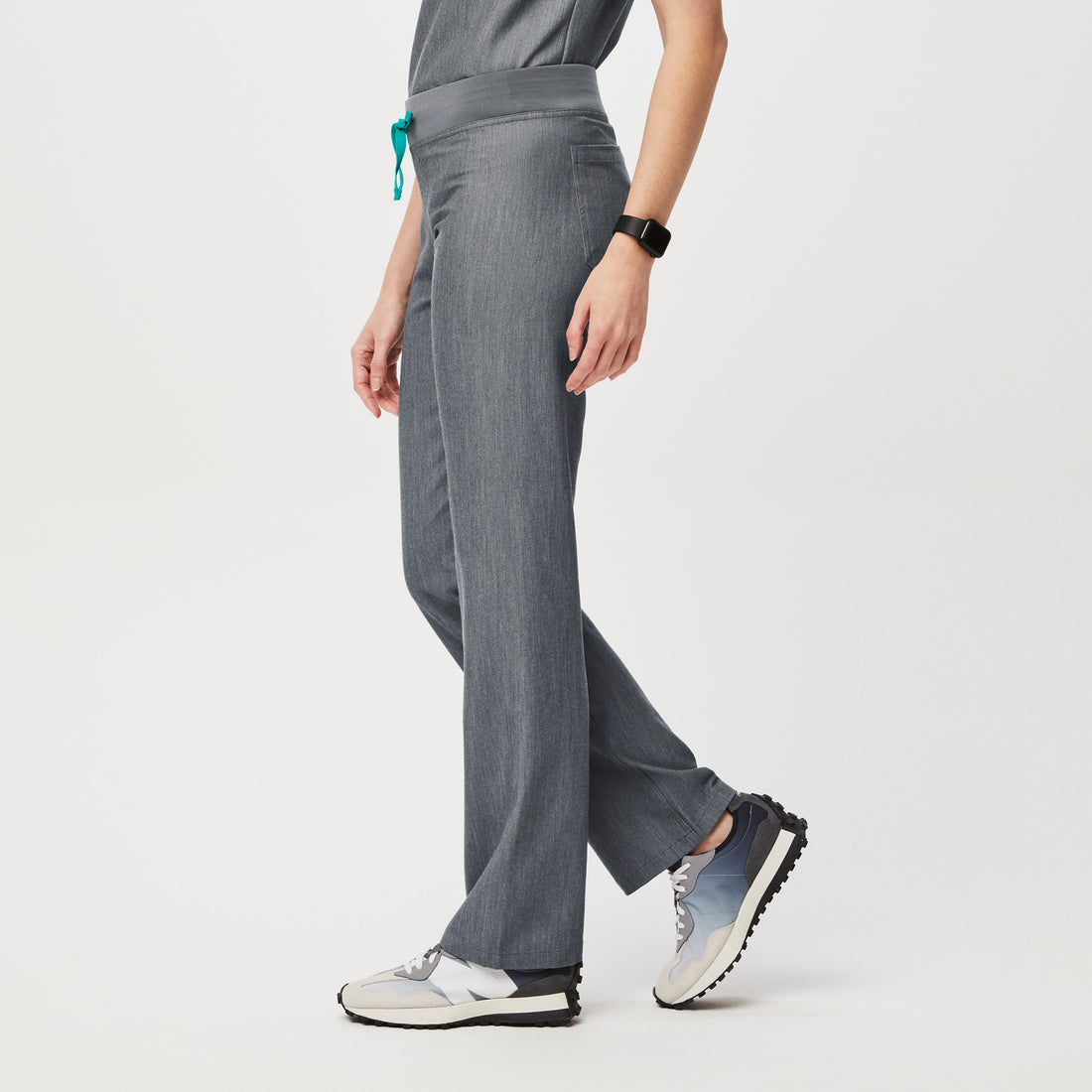 Women's Livingston Basic Scrub Pants - Graphite · FIGS