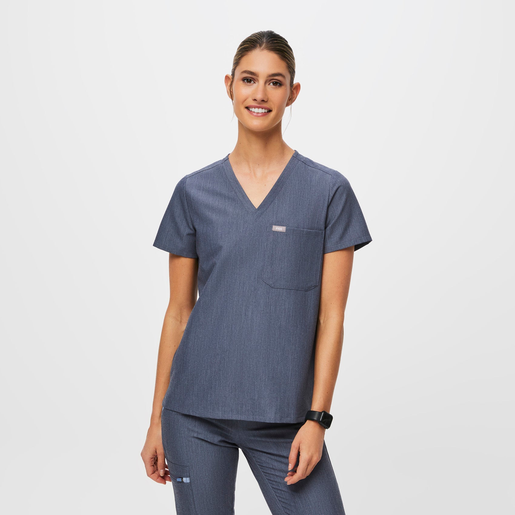 https://cdn.shopify.com/s/files/1/0139/8942/products/Q1_2023_03_HEATHER-DENIM_CATARINA_W_MADI_67652.jpg?v=1682016957