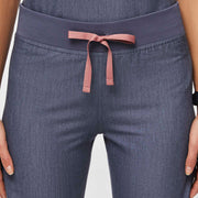 https://cdn.shopify.com/s/files/1/0139/8942/products/Q1_2023_03_HEATHER-DENIM_LIVINGSTON_W_MADI_67851.jpg?v=1682015922