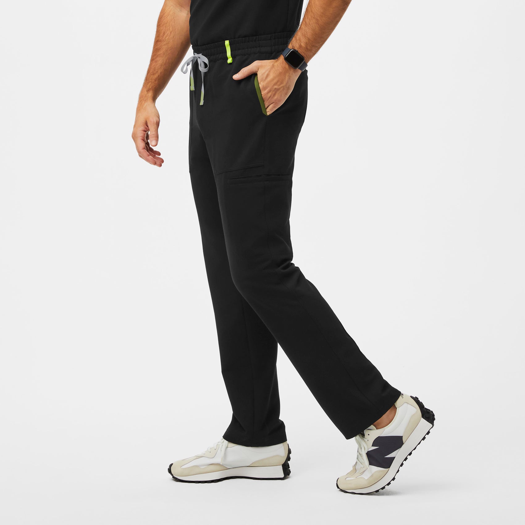 https://cdn.shopify.com/s/files/1/0139/8942/products/Q1_2023_12_BLACK_CAIRO-CONTRAST_M_RYAN_131.jpg?v=1676660497