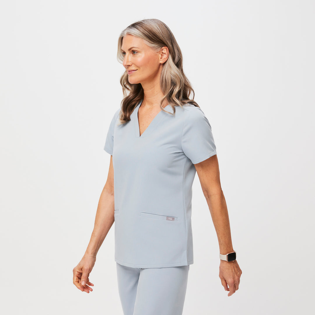 Women's Casma ThreePocket Scrub Top Dusty Blue · FIGS