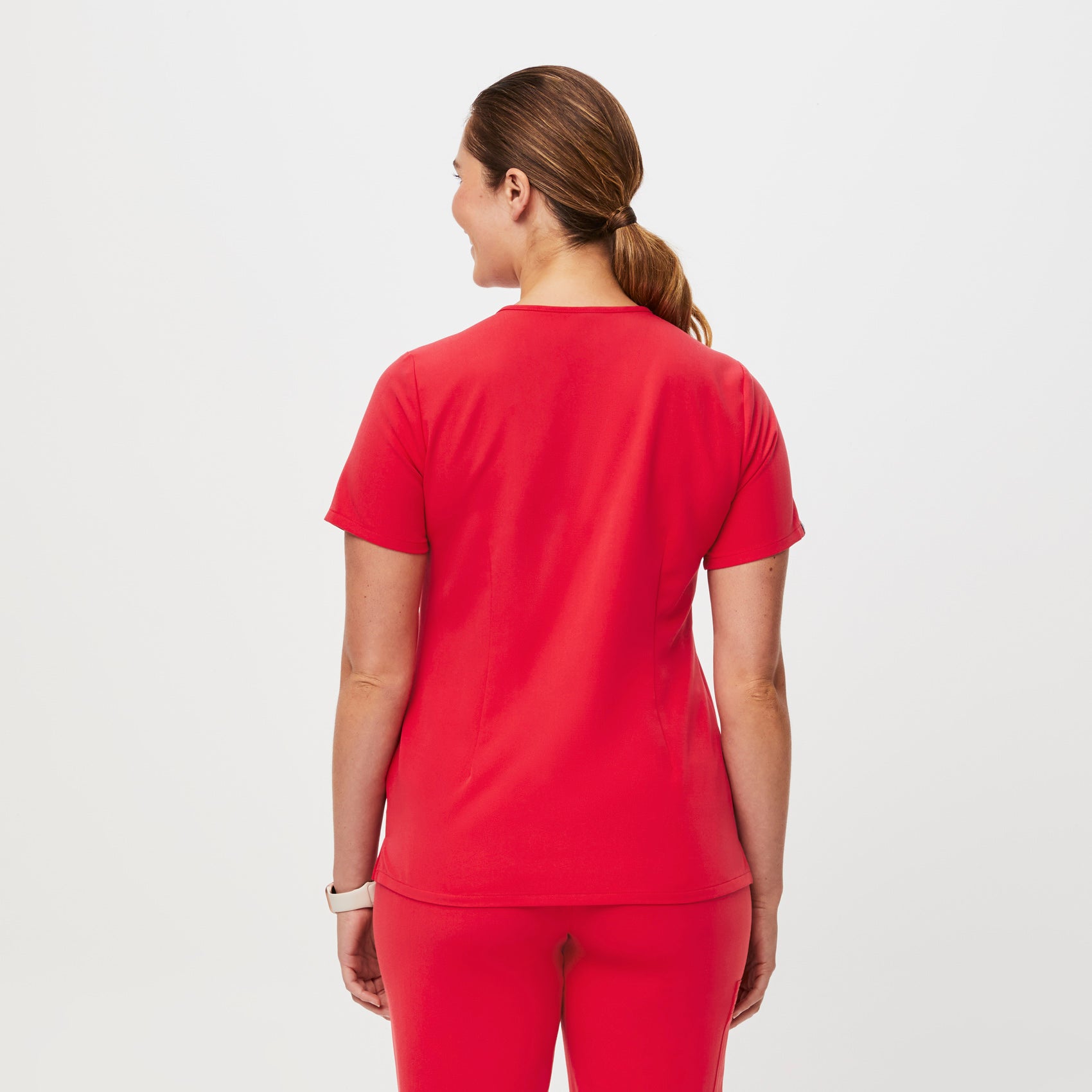 https://cdn.shopify.com/s/files/1/0139/8942/products/Q4_2022_10_NEON-RED_CATARINA_W_CHANEL_19032.jpg?v=1669056611