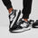 https://cdn.shopify.com/s/files/1/0139/8942/products/Unisex-New-Balance-5740-black-2.jpg?v=1683043943