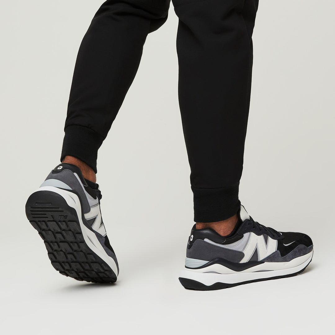 Unisex FIGS New Balance 5740 Black