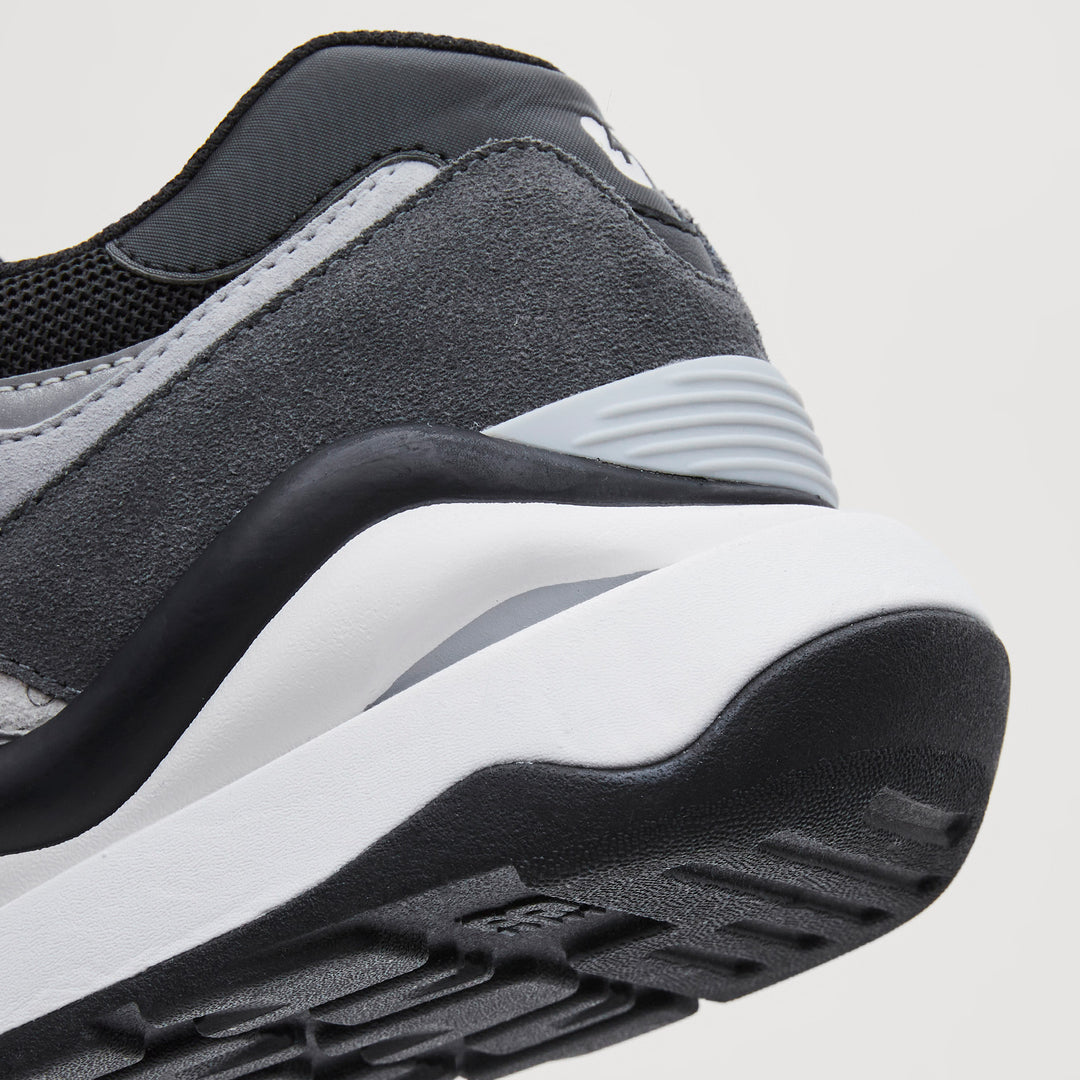 Unisex FIGS New Balance 5740 Black