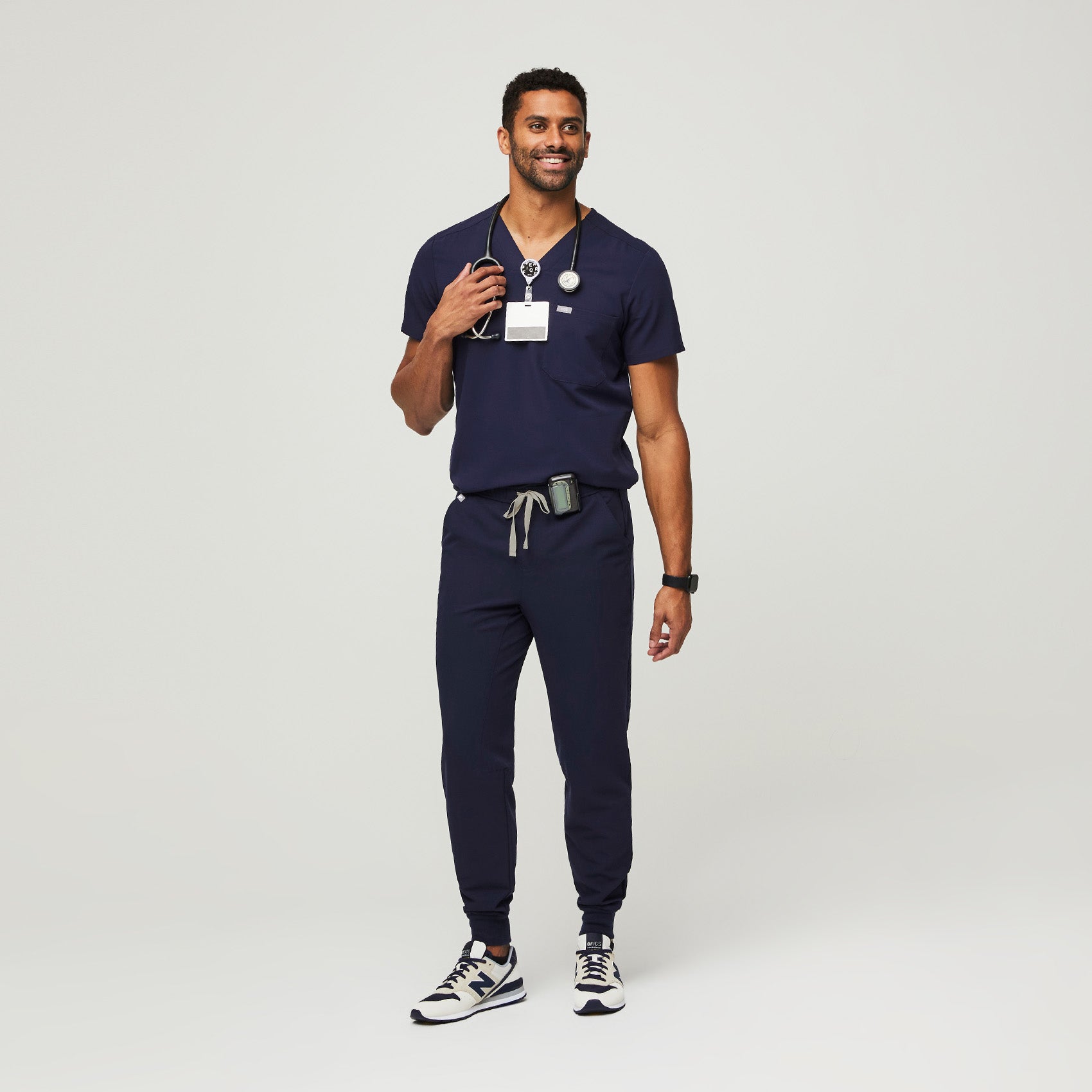 https://cdn.shopify.com/s/files/1/0139/8942/products/Unisex-New-Balance-996-navy-6.jpg?v=1645027693