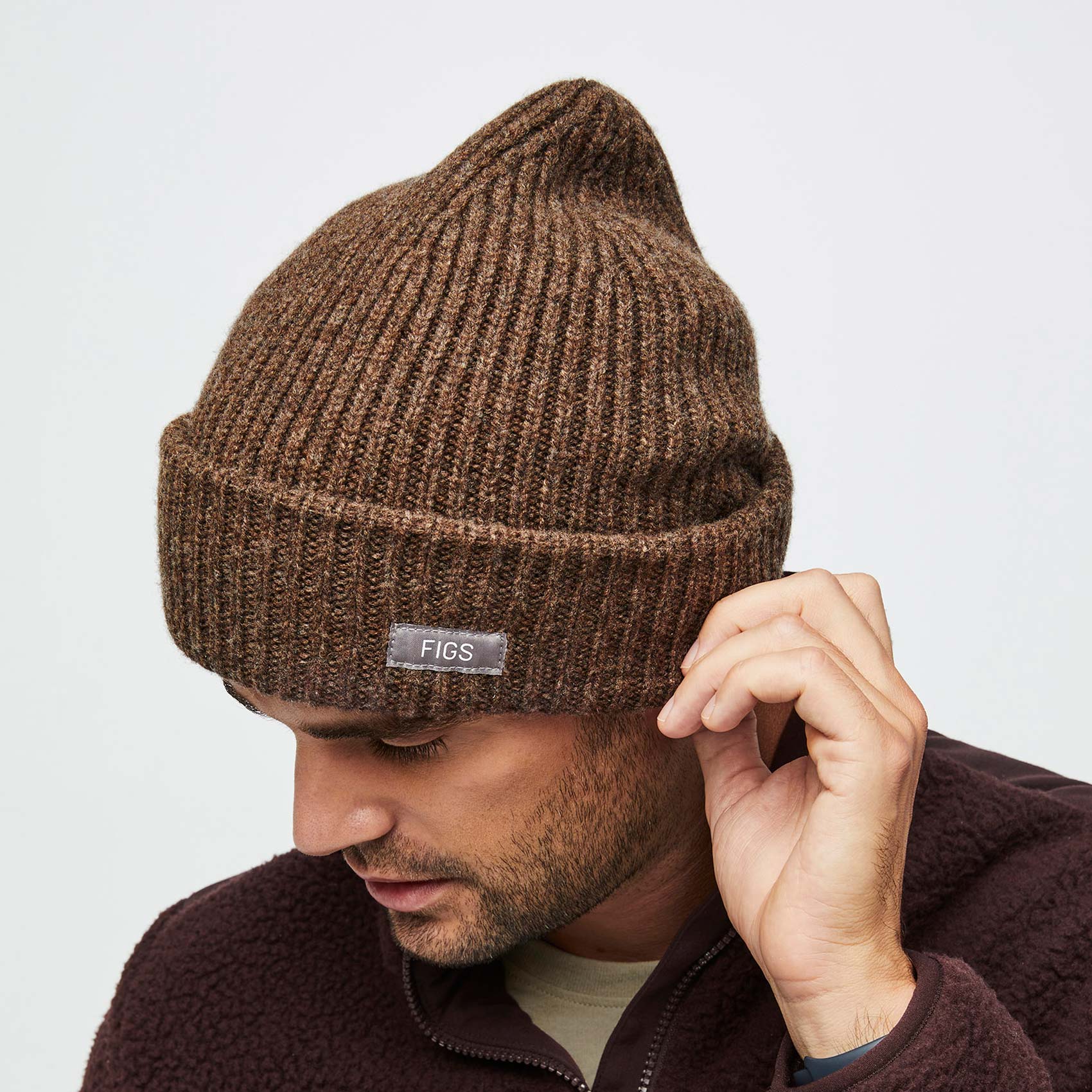 https://cdn.shopify.com/s/files/1/0139/8942/products/Unisex-OversizedBeanie-Espresso-7.jpg?v=1664300731