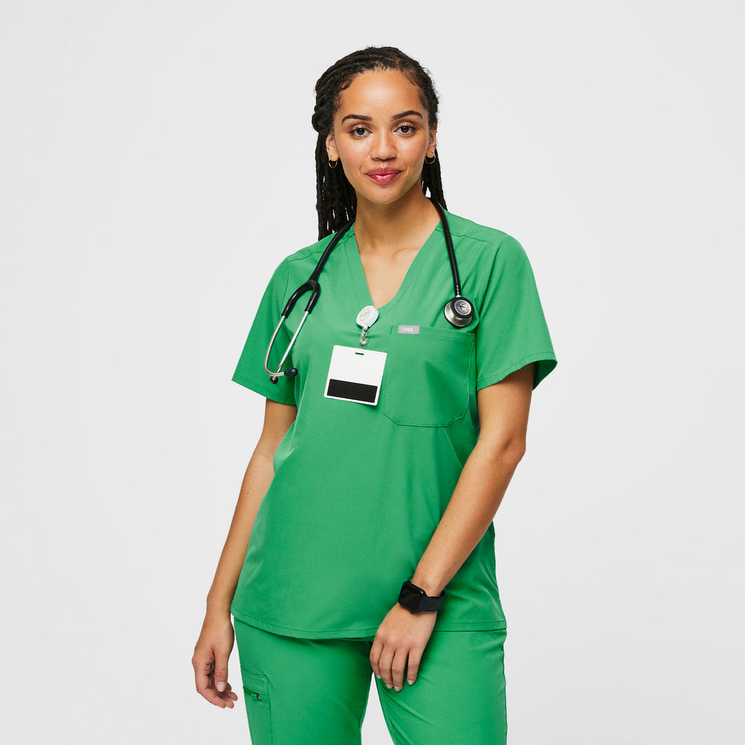 Women’s Catarina FREEx OnePocket Scrub Top™ · FIGS