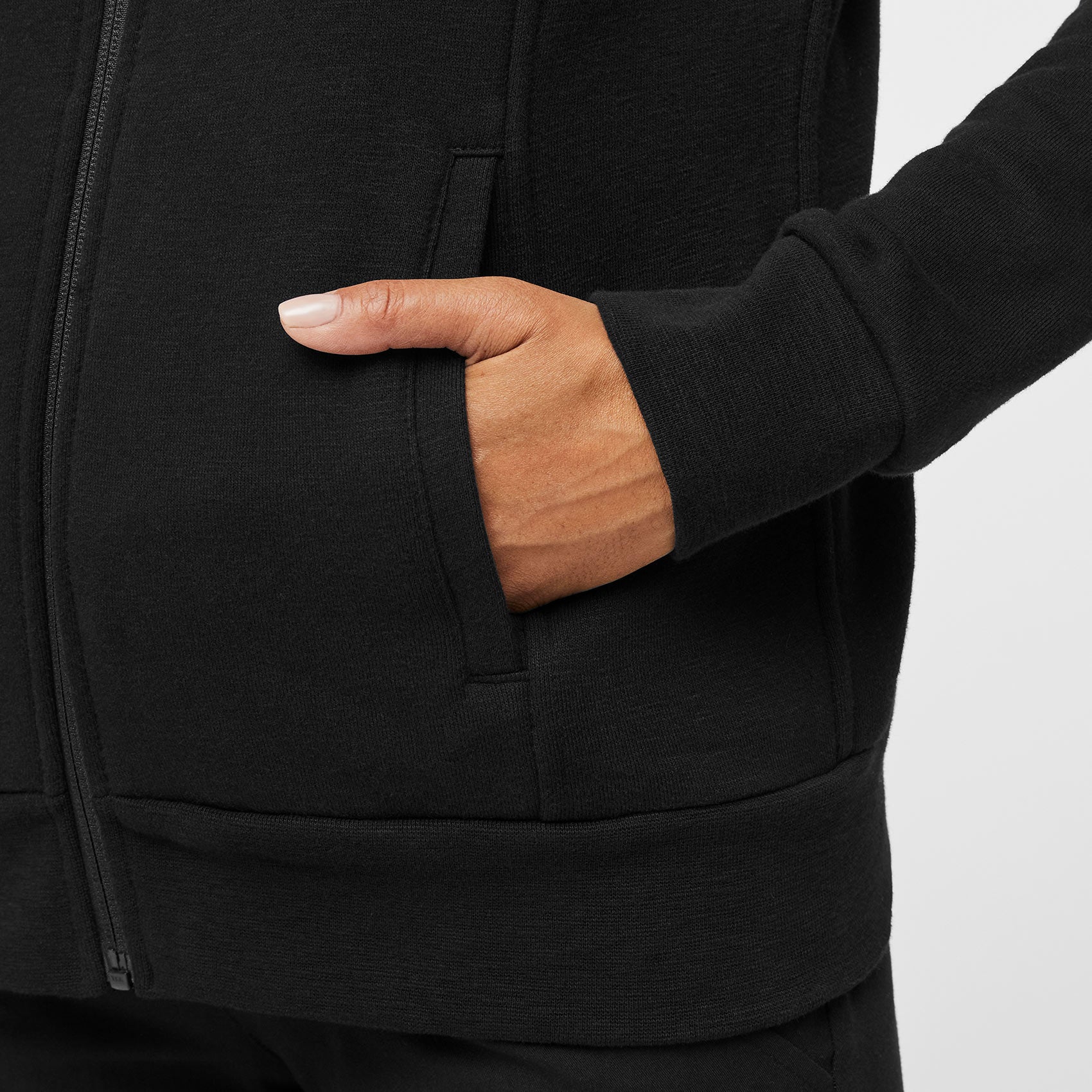 https://cdn.shopify.com/s/files/1/0139/8942/products/Women-Loungewear-Hoodie-Black-XS-5.jpg?v=1653518867