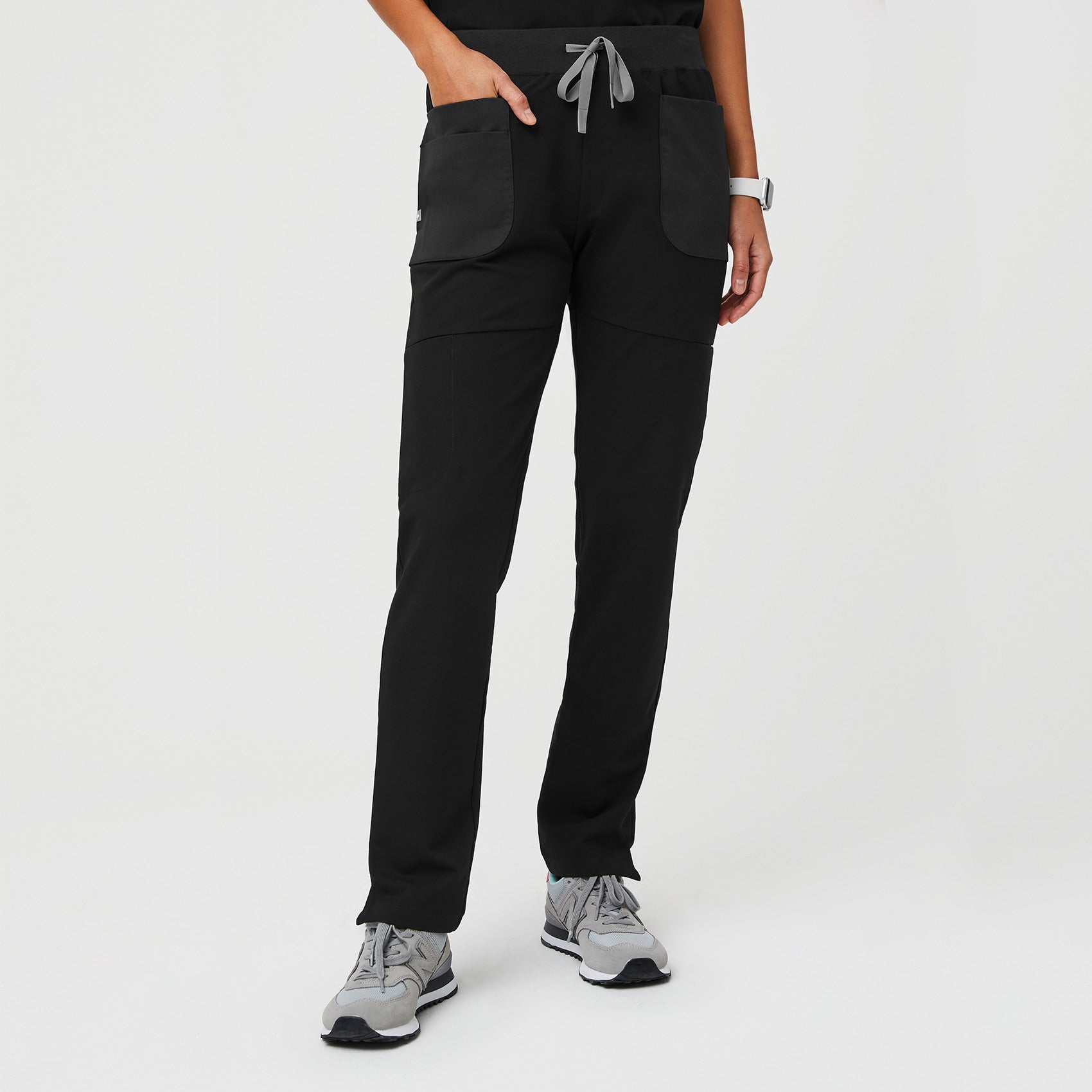 Women's Mundri Slim Scrub Pants · FIGS