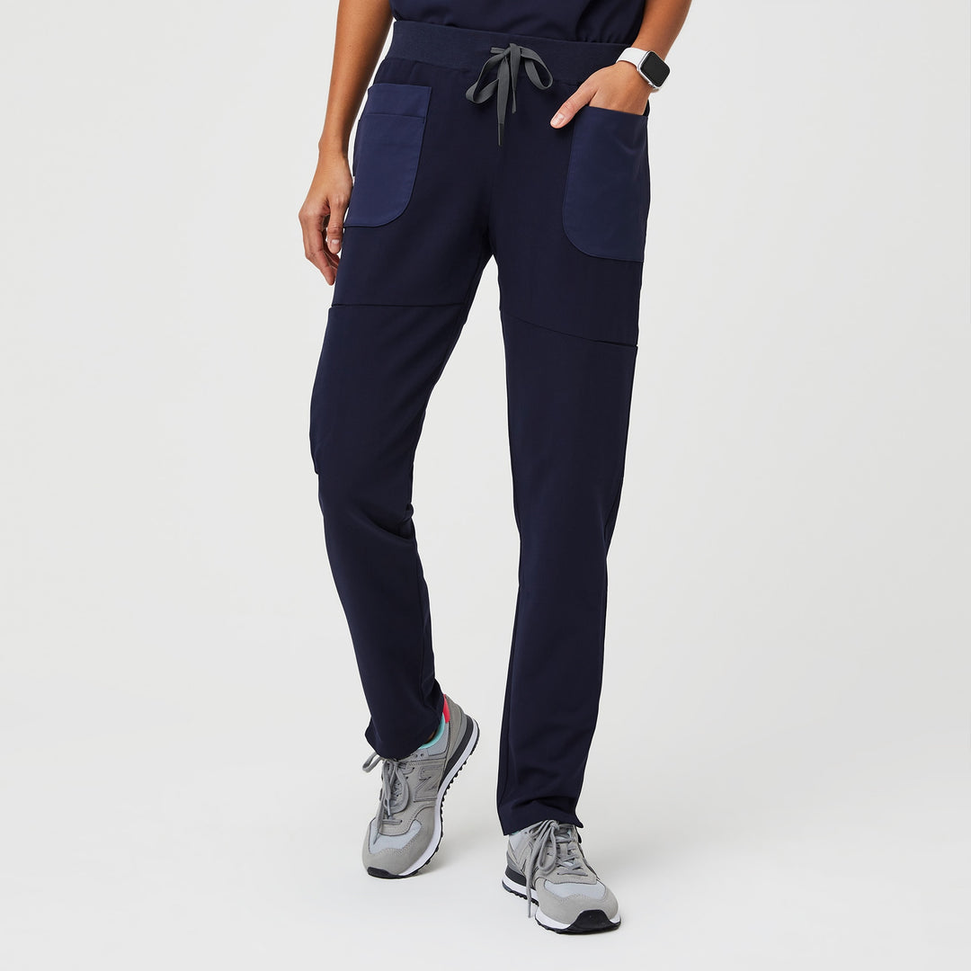 Women's Mundri Slim Scrub Pants · FIGS