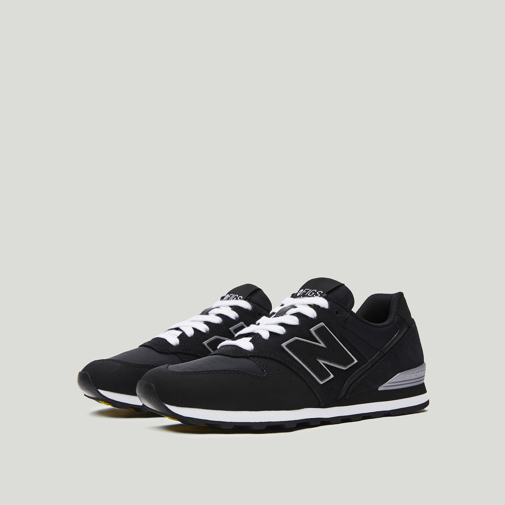 All black online new balance womens