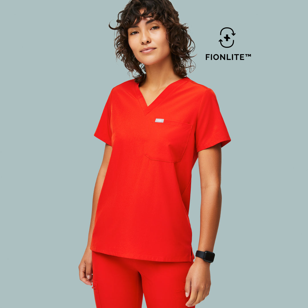 Women’s Catarina FREEx OnePocket Scrub Top™ · FIGS
