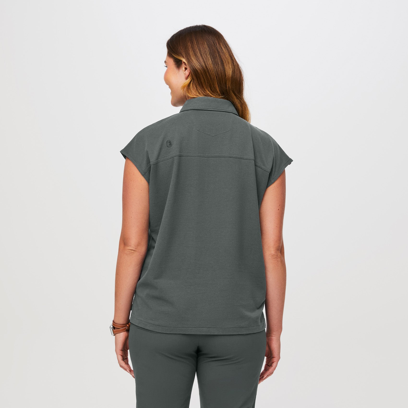 https://cdn.shopify.com/s/files/1/0139/8942/products/Womens-EllaPiqueScrubPolo-Bonsai-M-4.jpg?v=1661189338