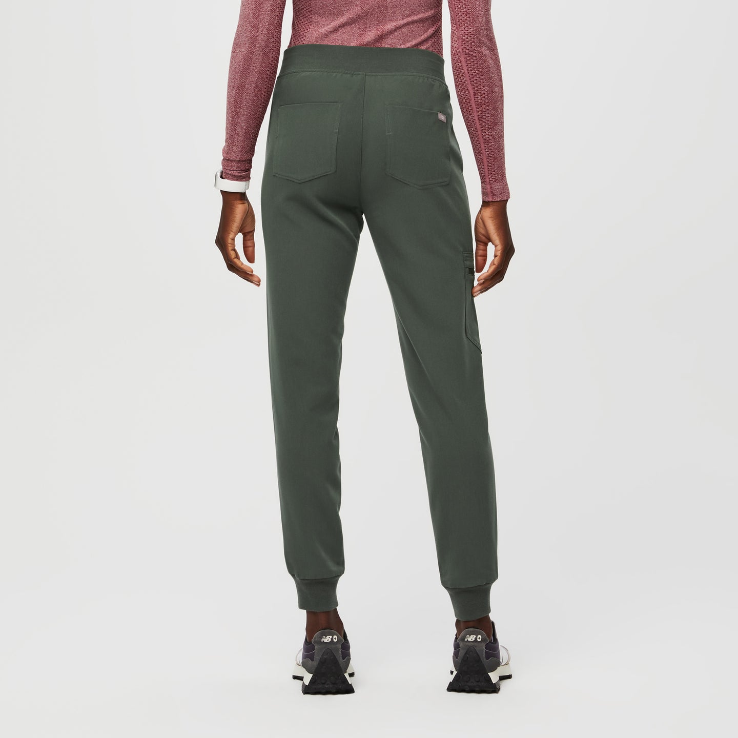 Women’s High Waisted Zamora Jogger Scrub Pants™ Moss · FIGS