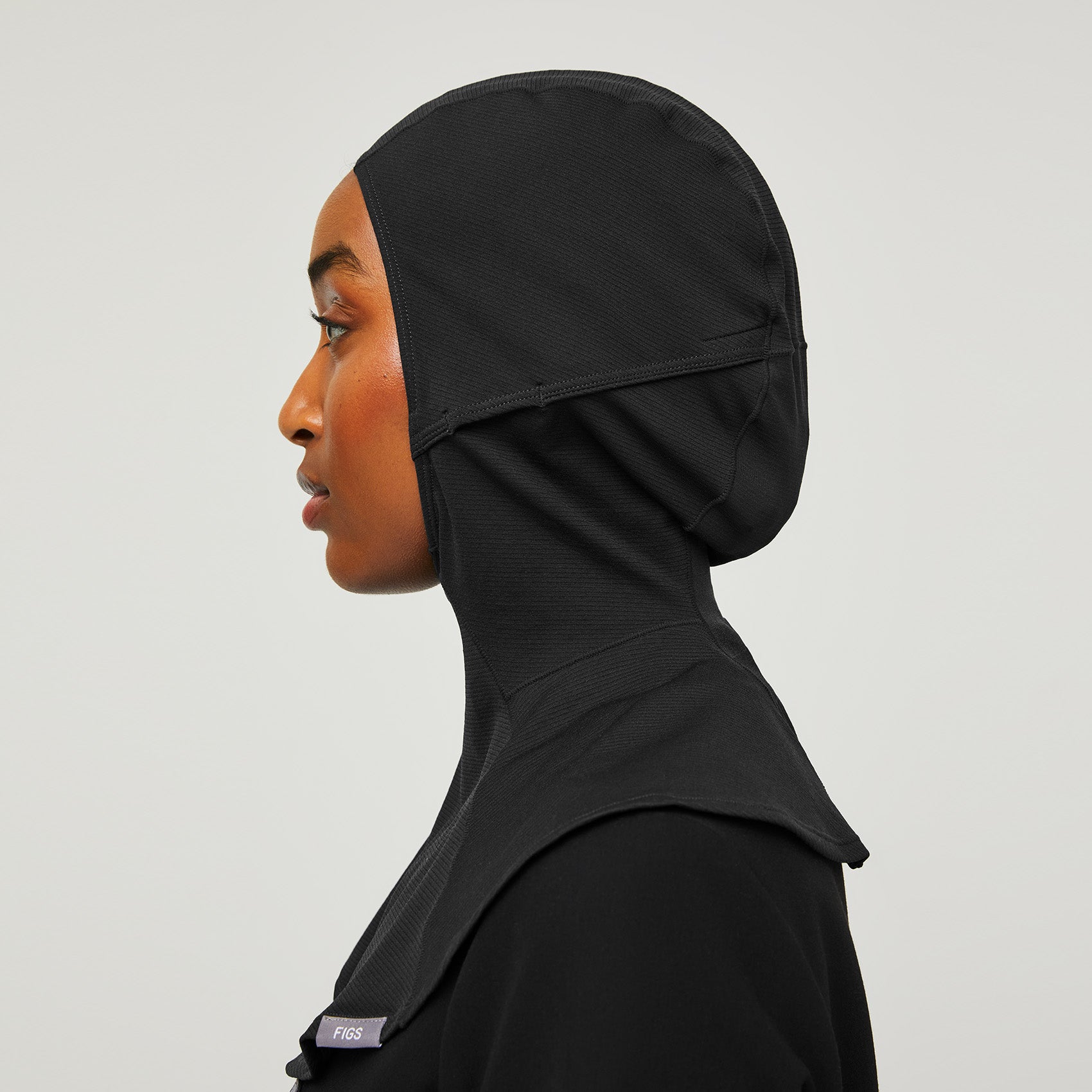 https://cdn.shopify.com/s/files/1/0139/8942/products/Womens-Hijab-black-4.jpg?v=1635381501