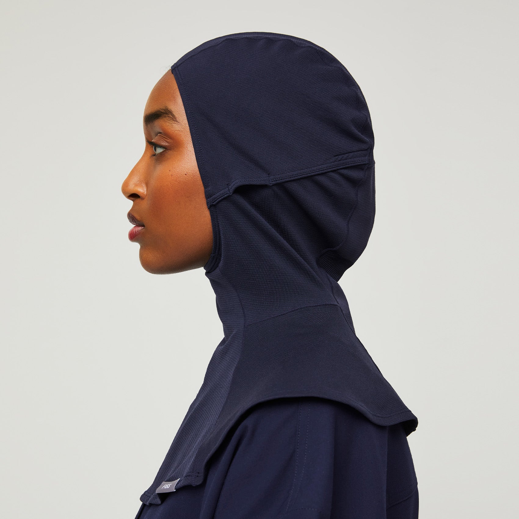 https://cdn.shopify.com/s/files/1/0139/8942/products/Womens-Hijab-navy-3.jpg?v=1635381590