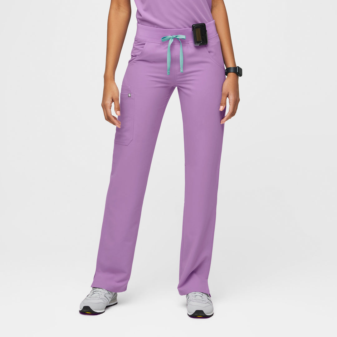 Women's Kade Cargo Scrub Pants™ · FIGS