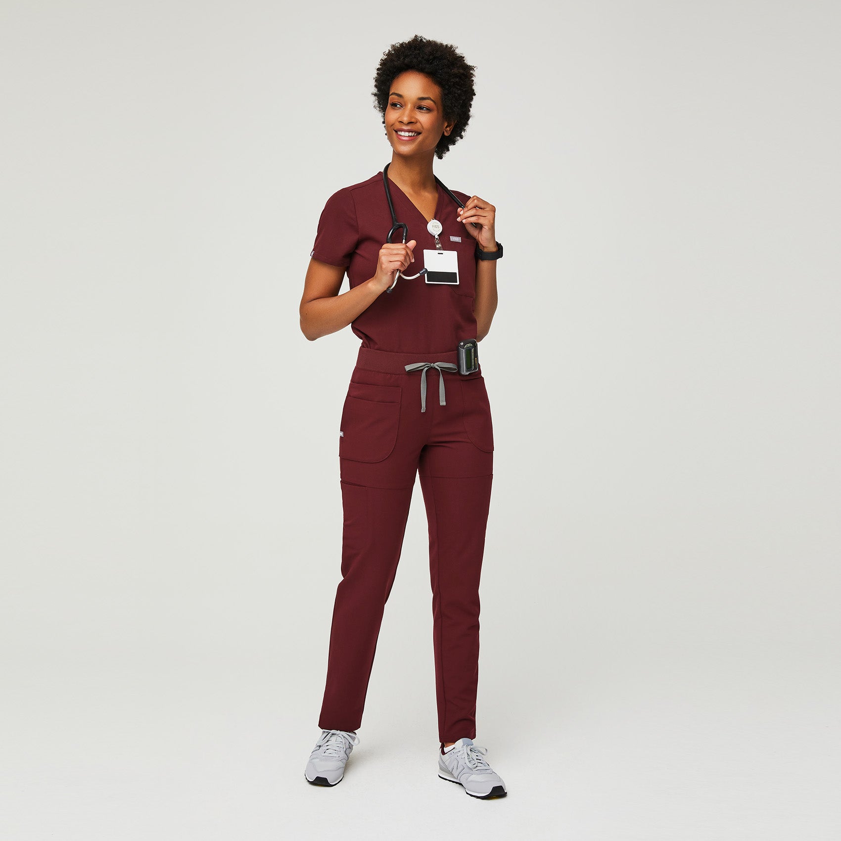 https://cdn.shopify.com/s/files/1/0139/8942/products/Womens-Nepal-Slim-Pants-burgundy-2_016dad12-52e4-443a-ab6d-faa39c9362f9.jpg?v=1634077750