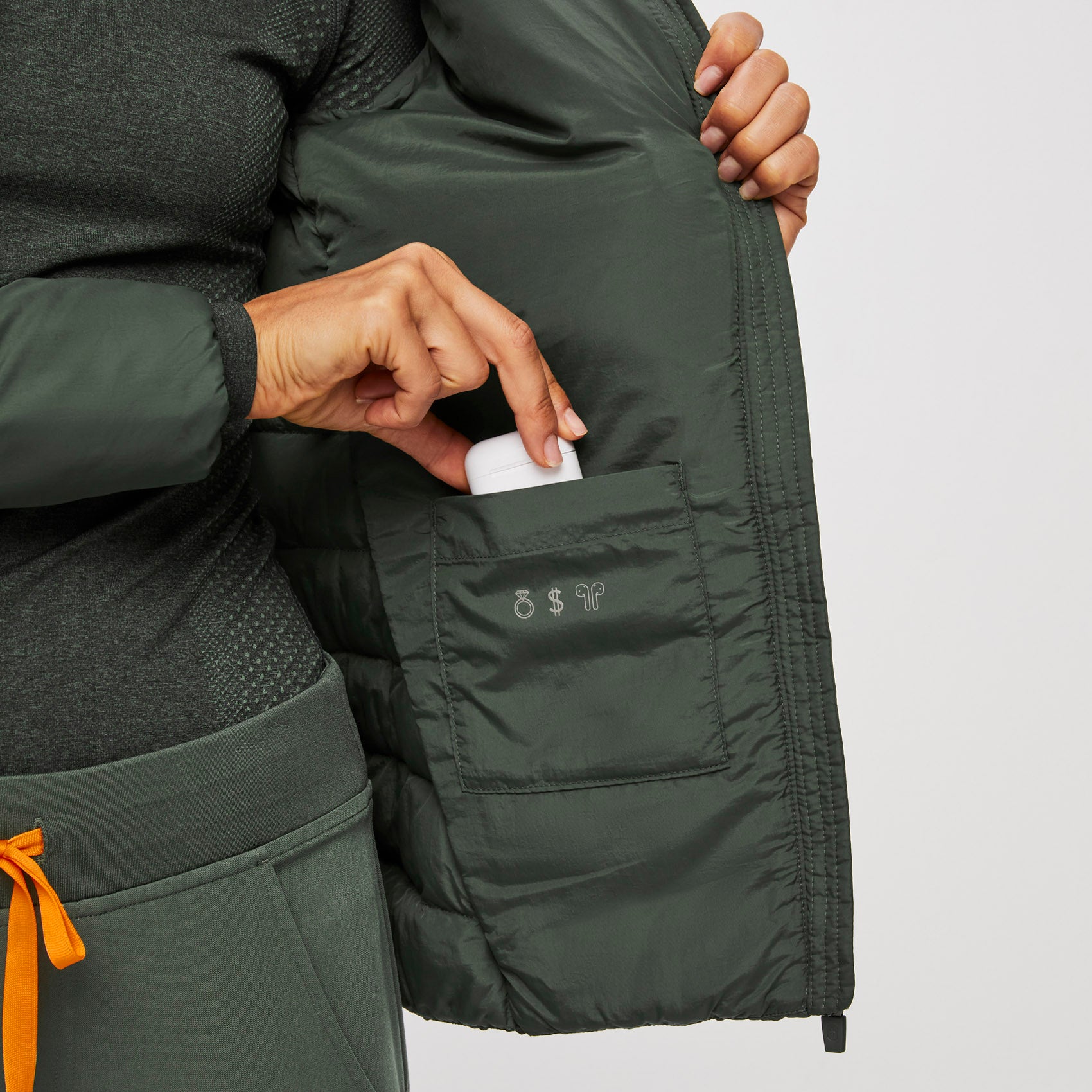 https://cdn.shopify.com/s/files/1/0139/8942/products/Womens-On-ShiftPackablePufferJacket-Moss-XS-5.jpg?v=1666204450