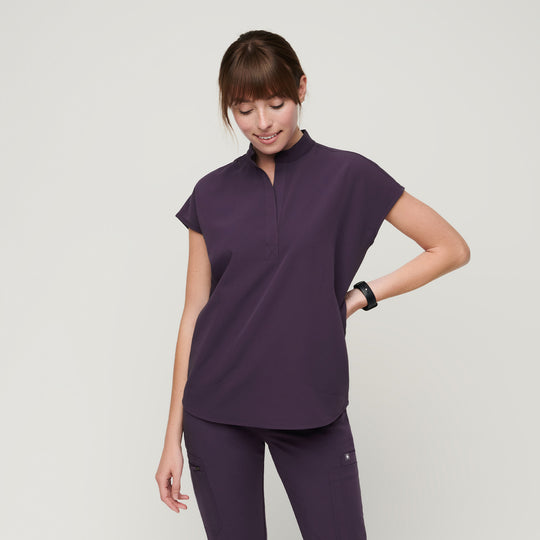 Women's Rafaela Oversized Scrub Top™ · FIGS