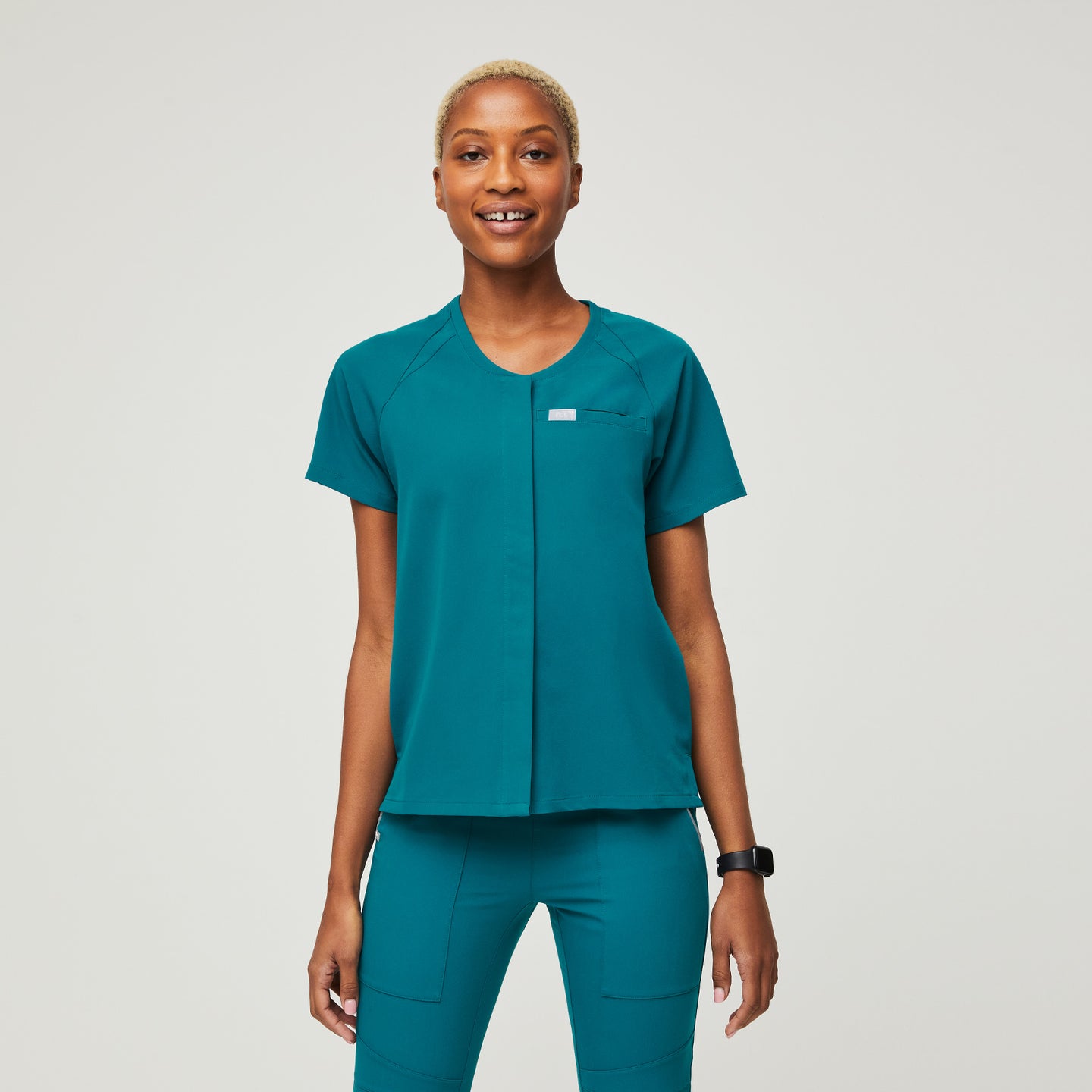 Women’s Tela Classic Scrub Top · FIGS